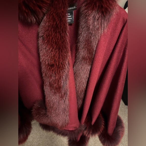 Sofia Cashmere Cervinia Fox Fur Trimmed Burgundy Garnet Red Cape - Petite Length - Picture 6 of 13